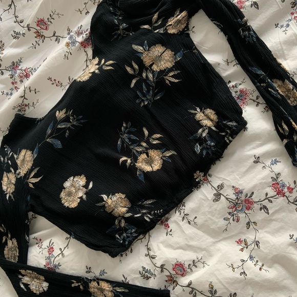 Cropped floral long sleeve - Picture 1 of 2